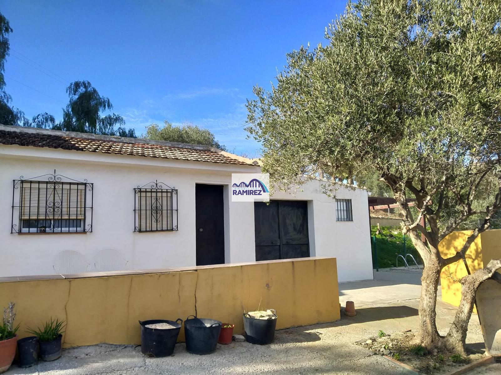 Country house for sale in Estación de Cártama, 160.000 € (Ref.: IR1553)